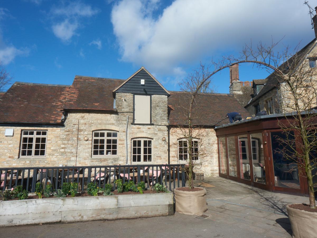 贝尔及拉吉德员工酒店 Cumnor 外观 照片